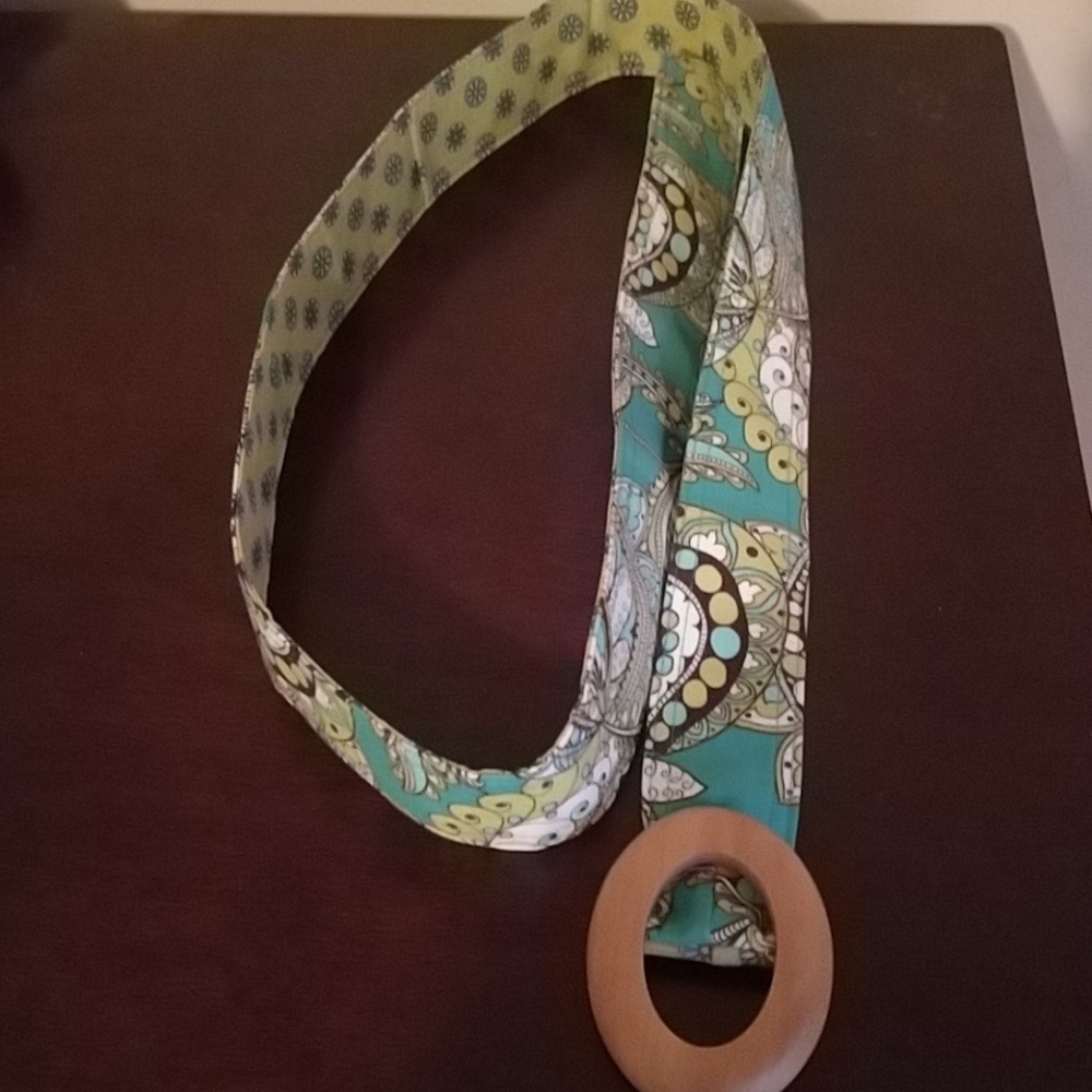 **3/$15** Vera Bradley belt - Peacock